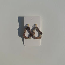 Load image into Gallery viewer, Marble Squiggles
