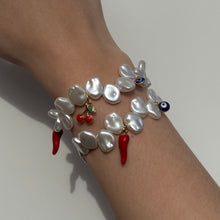 Load image into Gallery viewer, Pearl Bracelet
